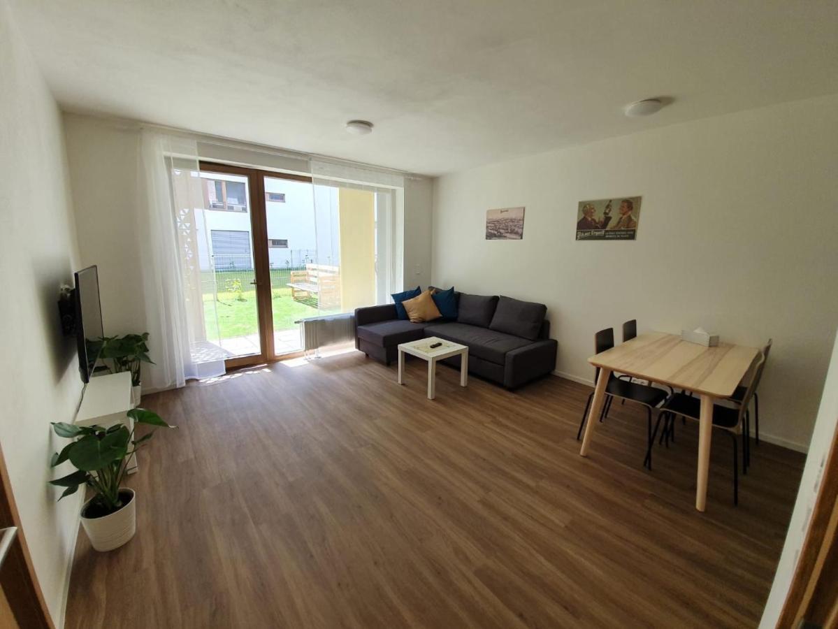 Stylish Apartment With Terrace And Garage In The City Center プルゼニ エクステリア 写真